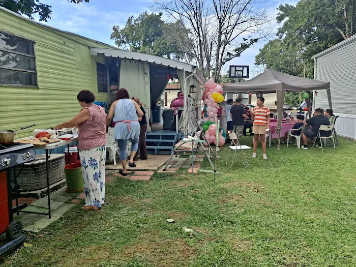 Sam's Mobile Home Park 0