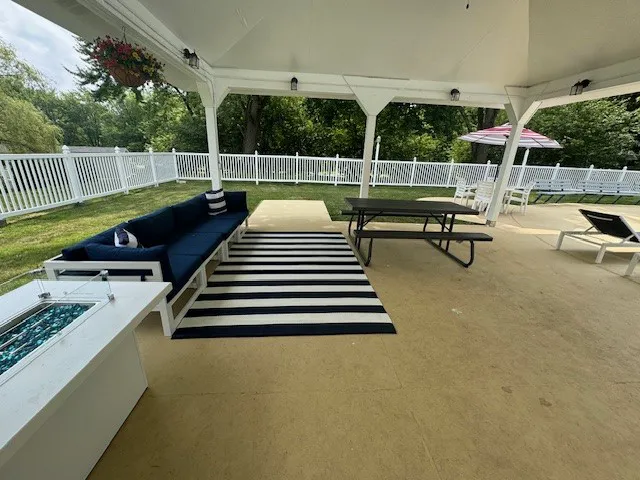 Hickory Hills Manufactured Home Community 4