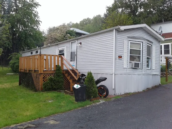 Gilly's Mobile Home Park 0