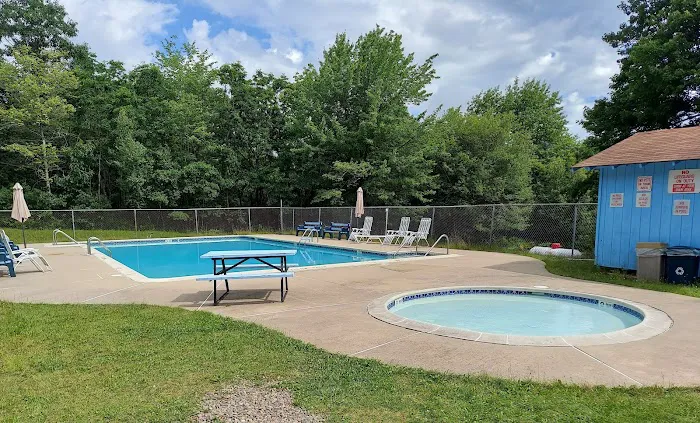 Peaceful Woodlands Family Campground 4