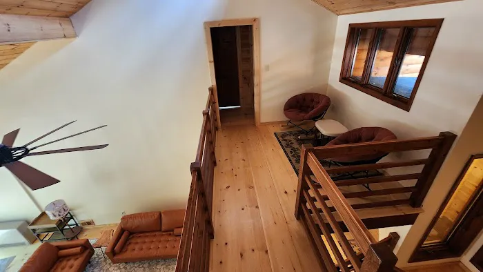 Ski, Hike & More: Spacious Log Cabin in Long Pond 5