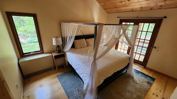 Ski, Hike & More: Spacious Log Cabin in Long Pond 6