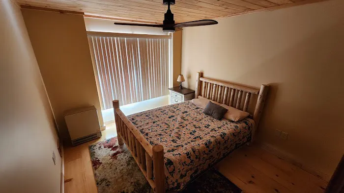 Ski, Hike & More: Spacious Log Cabin in Long Pond 7