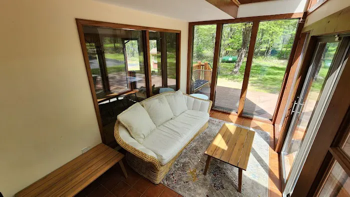 Ski, Hike & More: Spacious Log Cabin in Long Pond 8