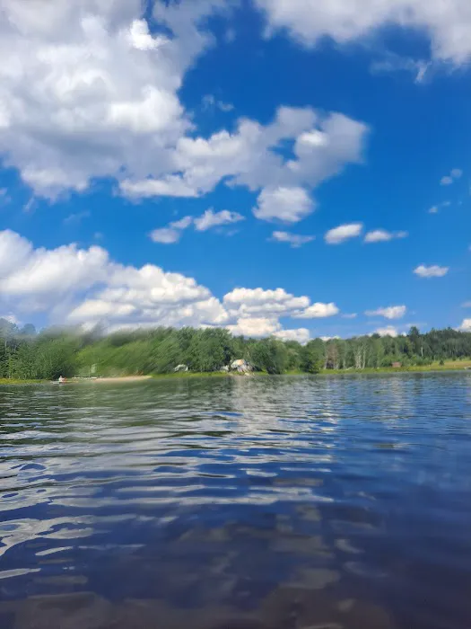 Charlies Lakeside Colony 4