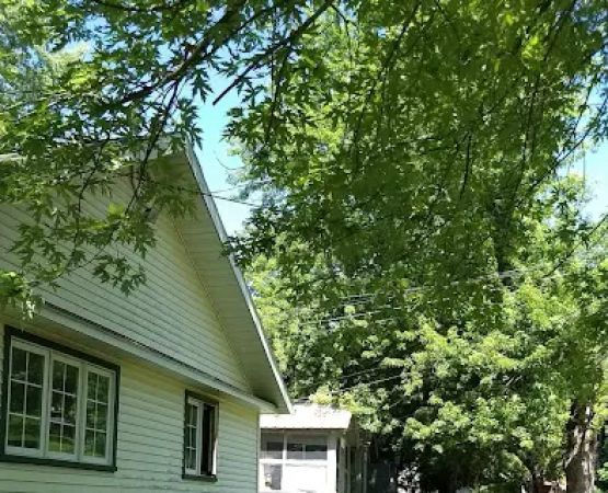 Charlies Lakeside Colony