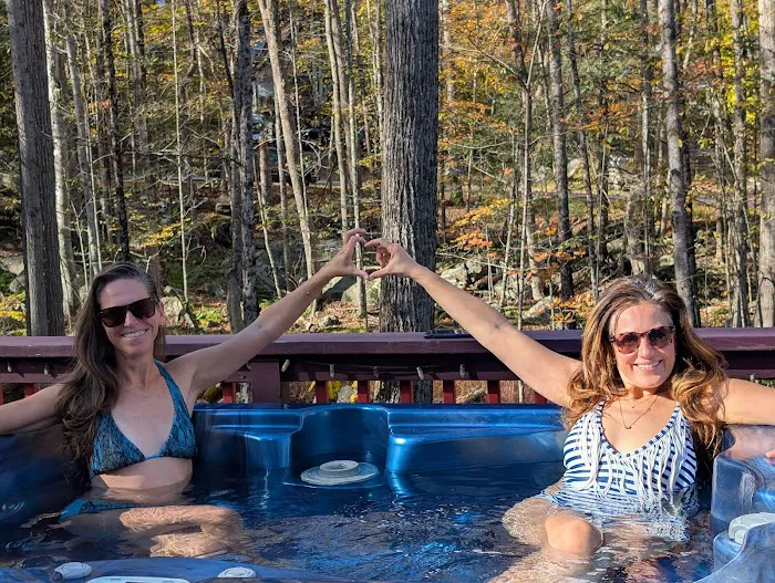 Family Friendly: Streamside Retreat in The Hideout 0