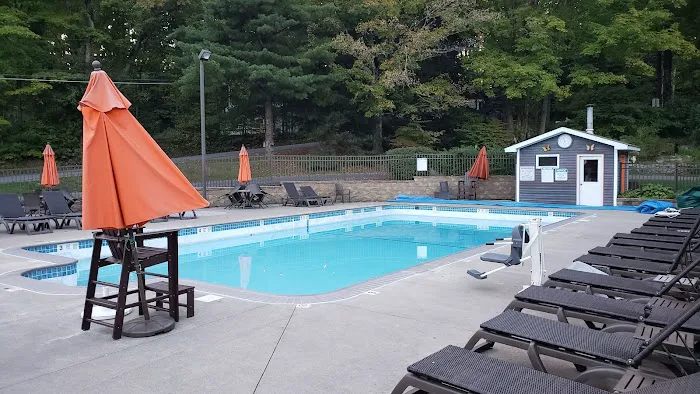 Keen Lake Camping Cottage Resort 7