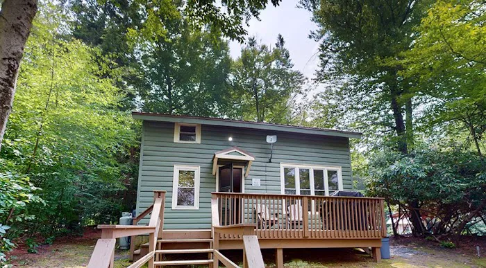 Keen Lake Camping Cottage Resort 1