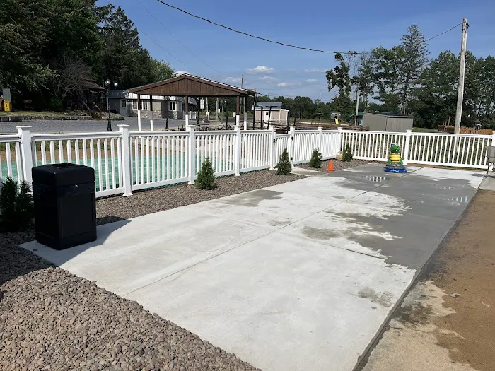 Dutch Valley RV Park 0