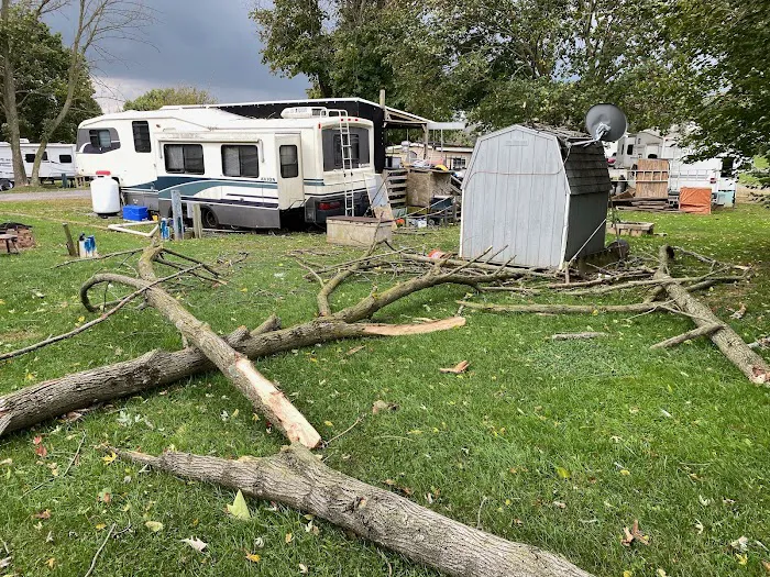 Hillcrest RV & Mobile Home Park 6