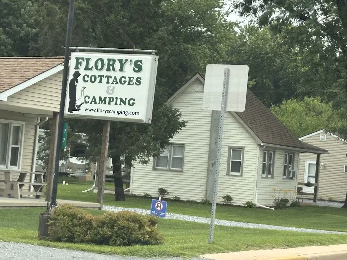 Flory's Cottages & Camping 5