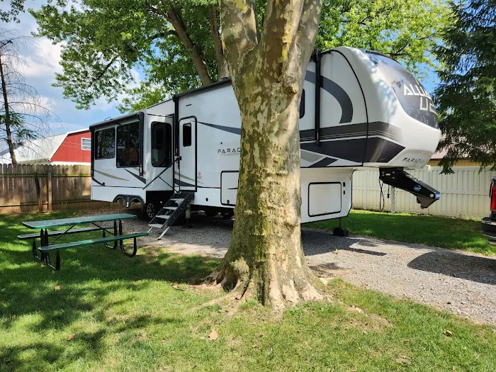 Flory's Cottages & Camping 7