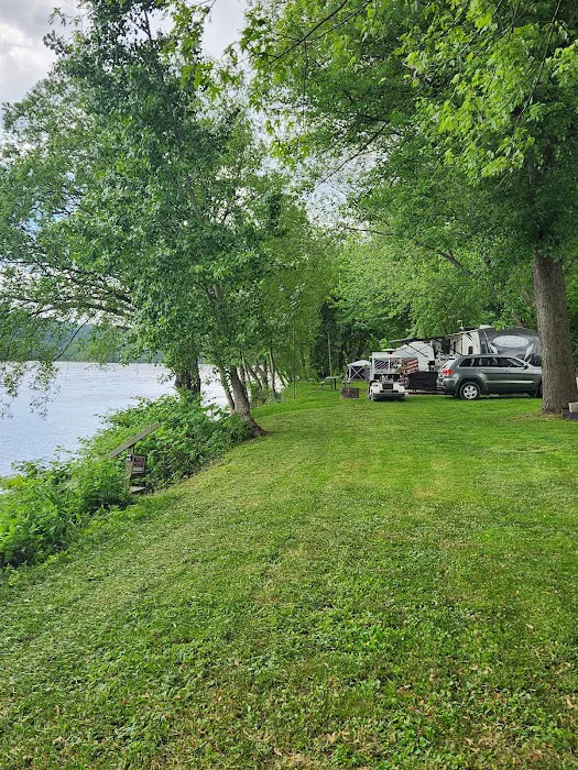 Wray's Riverfront Campground 7