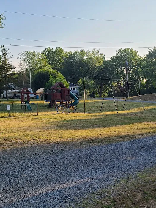 Wray's Riverfront Campground 8