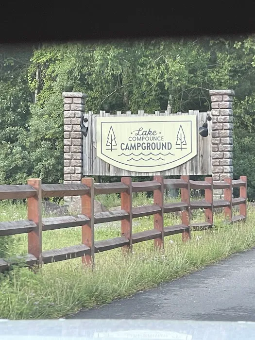 Lake Compounce Campground check-in and store 4