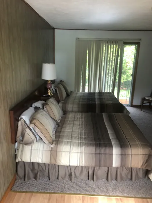 Country Campsites at Michael Dee’s Motel 9