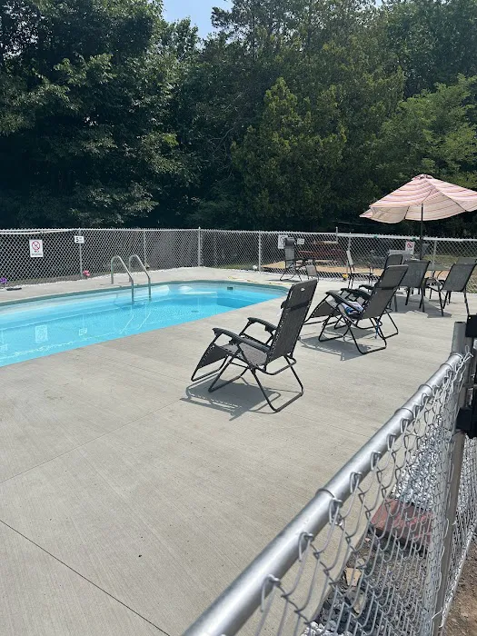 Country Campsites at Michael Dee’s Motel 7