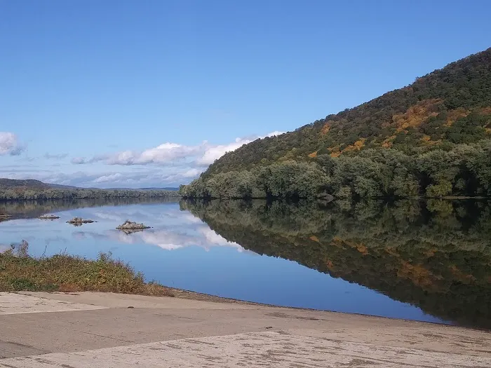 Sunbury Airport Campground 8