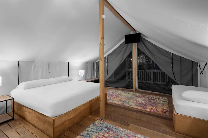 Sun Outdoors Cape May 5