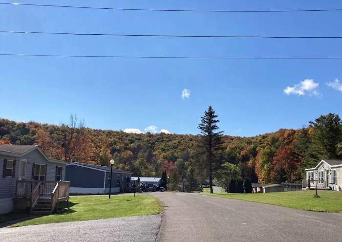 Wooded Estates Mobile Home Community 7