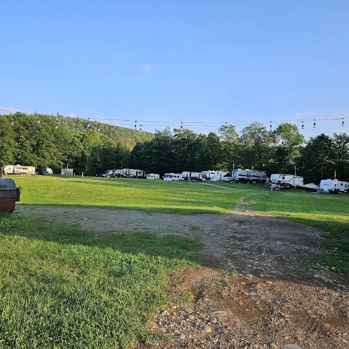 Crazy Acres Campground at Beaver Spring Lake 4