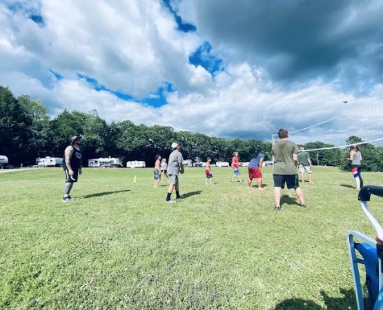 Crazy Acres Campground at Beaver Spring Lake