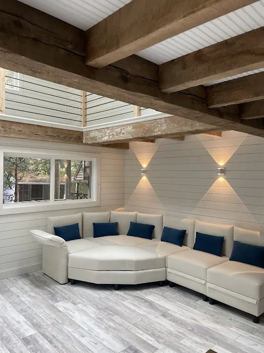 Sunny Little Cottage 1