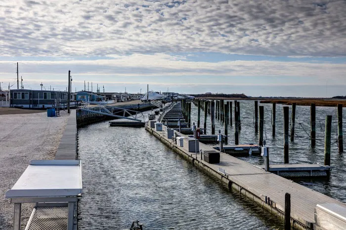 Shawcrest Community and Marina 6