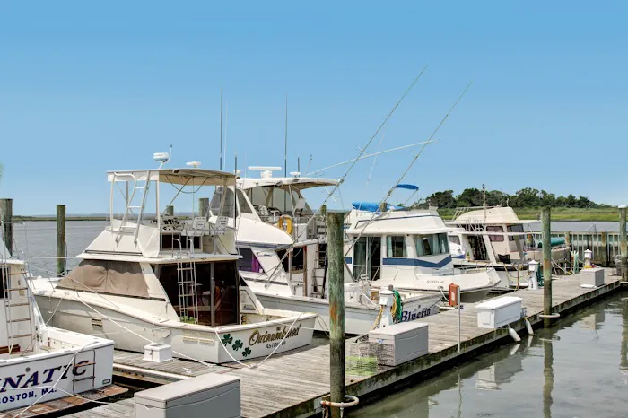 Shawcrest Community and Marina 4