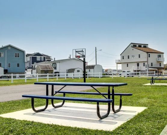 Shawcrest Community and Marina