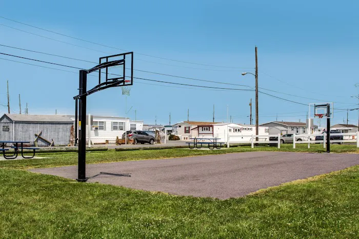 Shawcrest Community and Marina 3