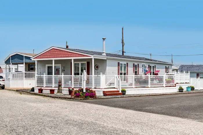 Shawcrest Community and Marina 1