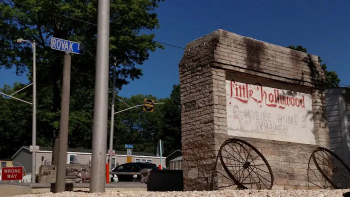 Little Hollywood Mobile Home Village 0