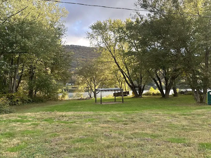 Section 8 Riverlot 1