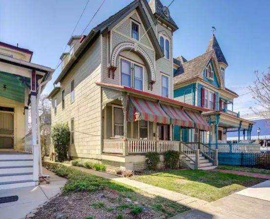Walk to Beach: Cape May Home w/ Screened Patio!
