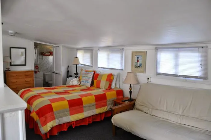 Harris Cove Cottages Bed 'N Boat 7