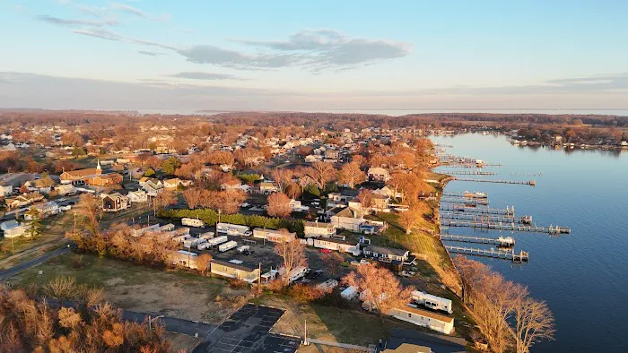 Bay Front Mobile Home Court & RV 8