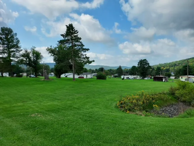 Crestwood Mobile Home Park 5