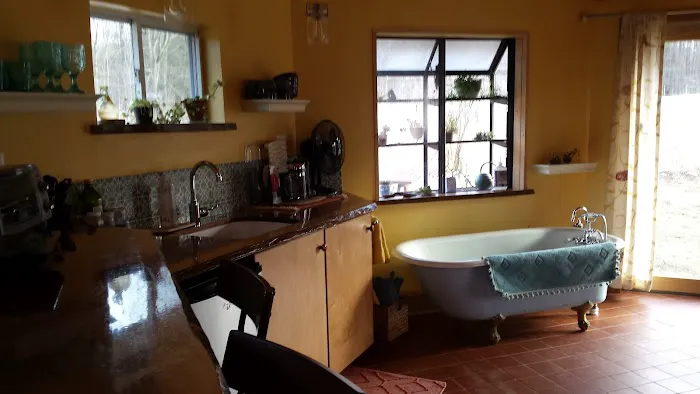 Climbing Vine Cottage 0