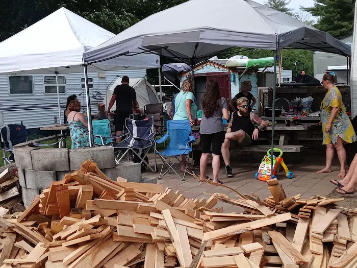 Silver Maple Trailer PARK 8