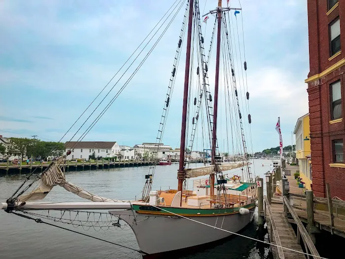 Sun Outdoors Mystic 4