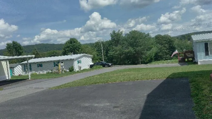 Hidden Hills Country Homes 7