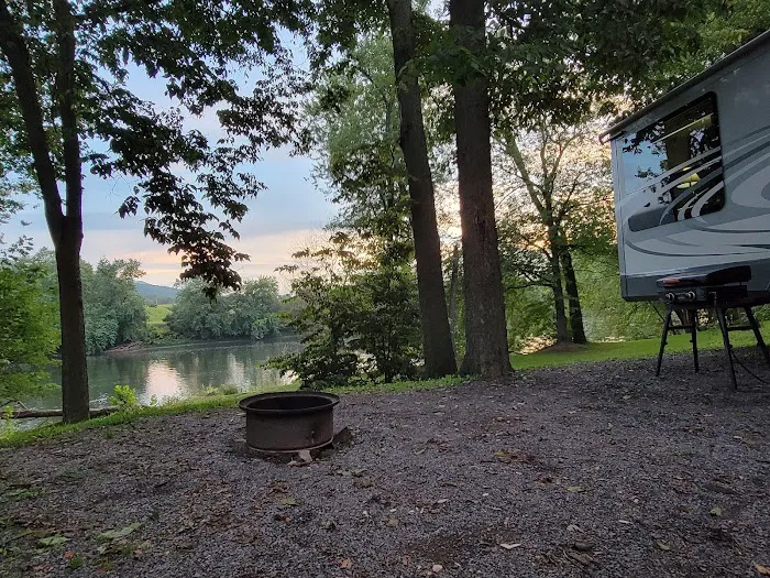 WaterSide Campground & RV Park 9