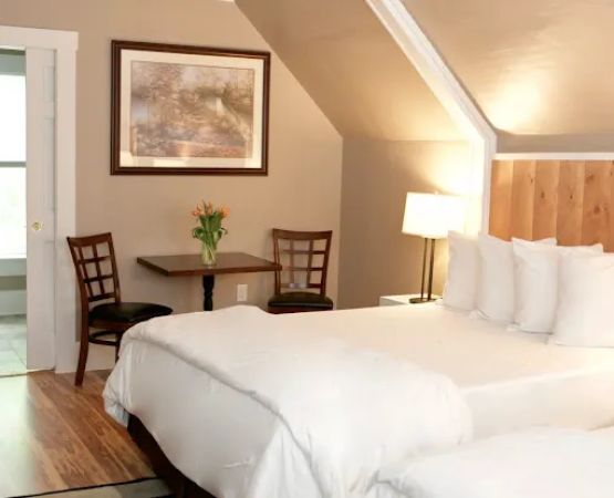 Kampfires Campground, Inn & Entertainment