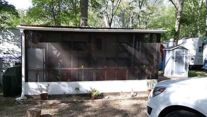 Holly Tree Camper Park 3