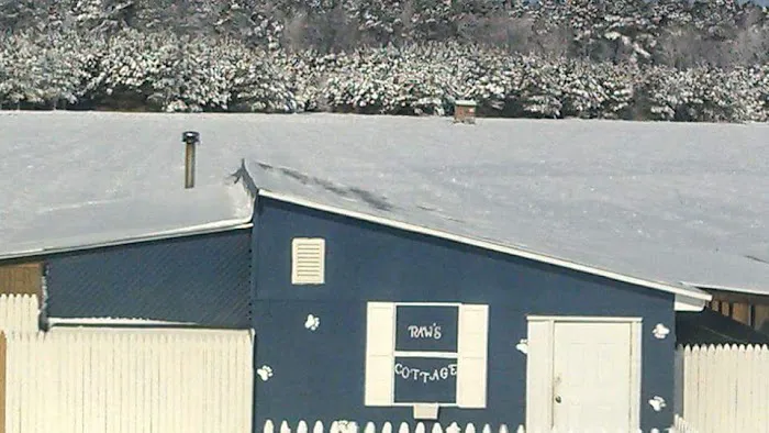 Paws N Claws Cottages 8