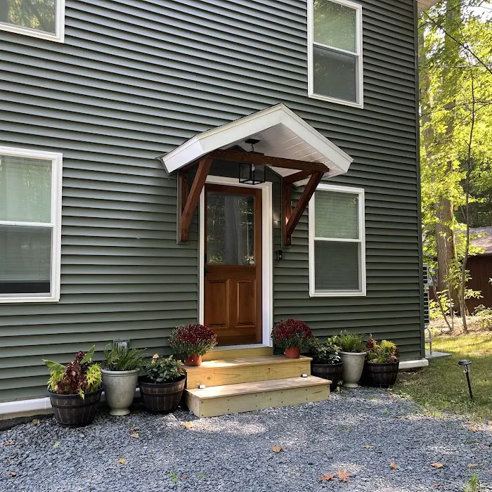 Lone Retreat Lake House 5