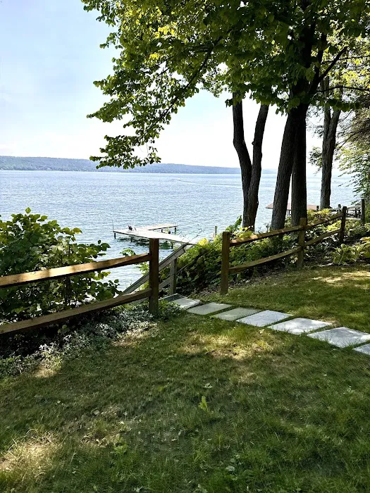 Lone Retreat Lake House 3