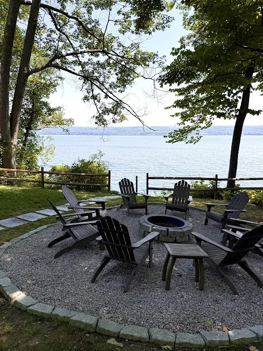 Lone Retreat Lake House 6